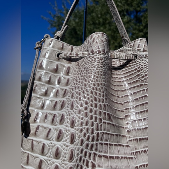 NWT Brahmin Marlowe Oyster Grey Melbourne Bucket Shoulder Bag - Picture 7 of 15